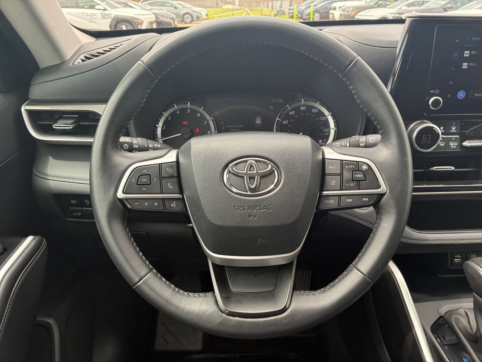 Used 2025 Toyota Highlander LE image 24