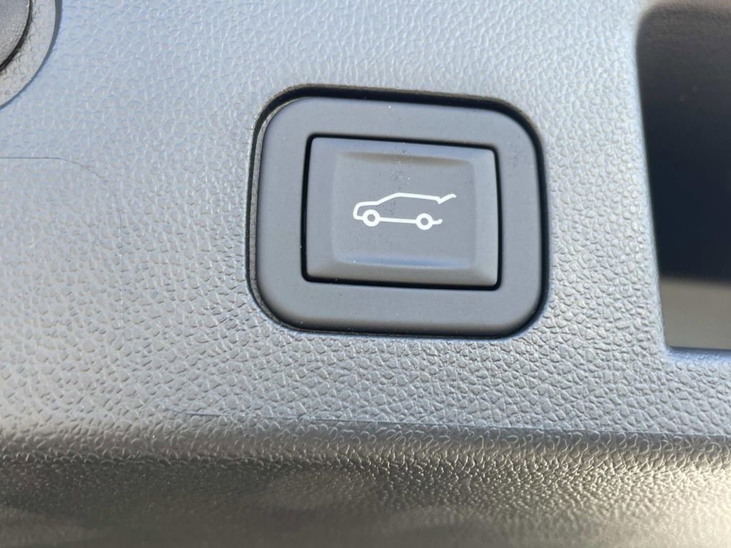 New 2026 Chevrolet Equinox LT w/ Convenience Package II image 12