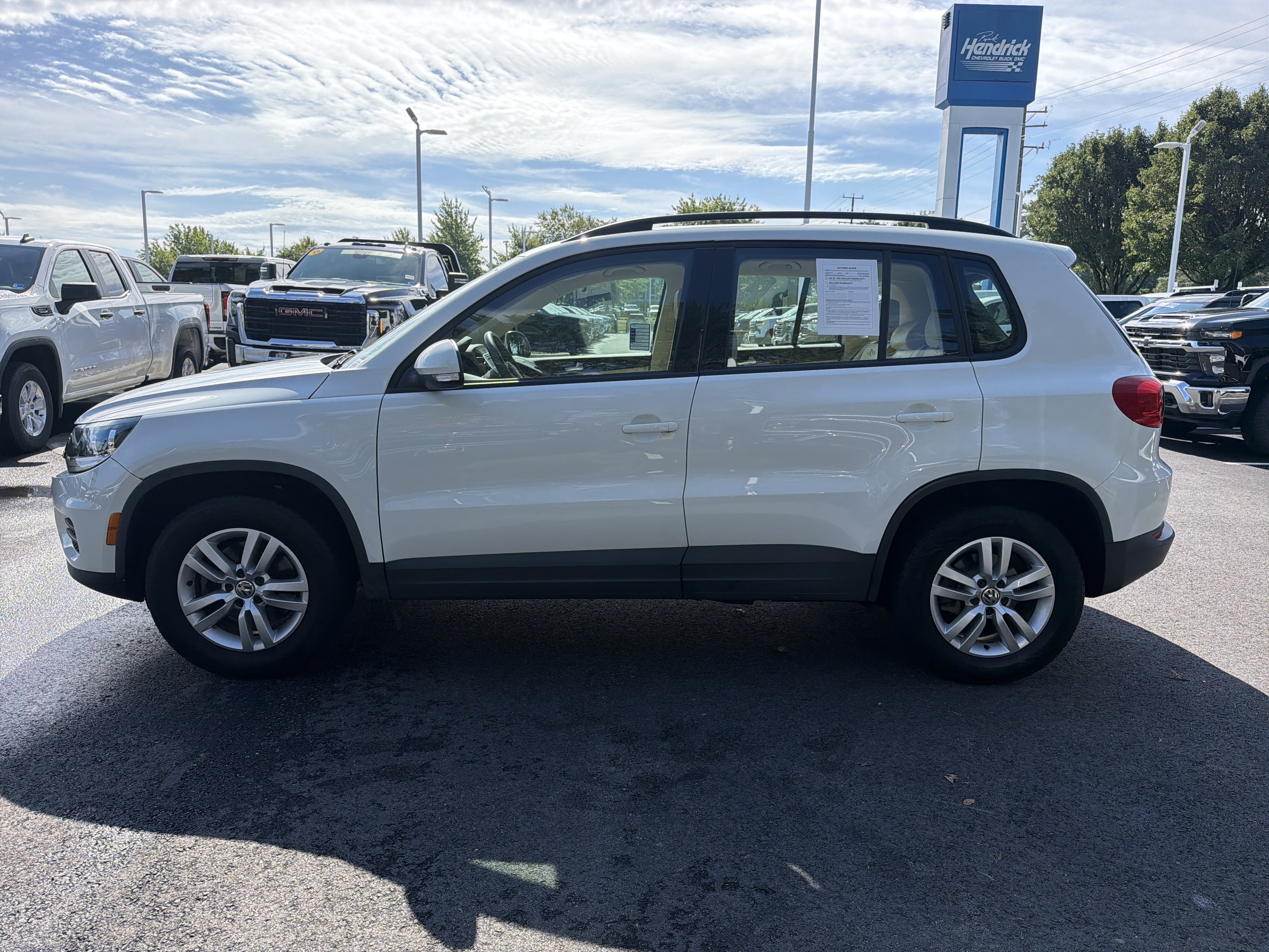 Used 2017 Volkswagen Tiguan S AWD/4WD image 7