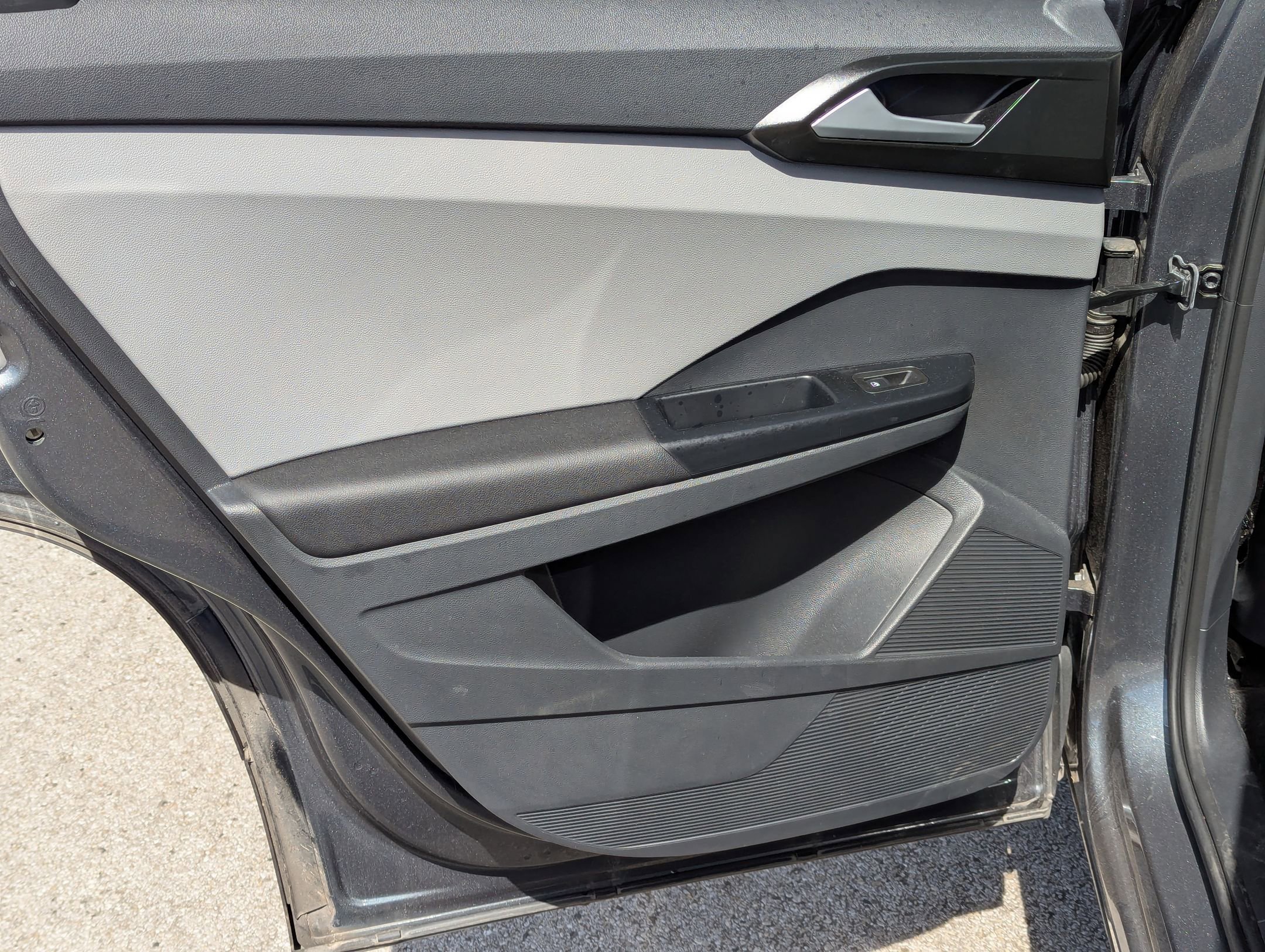 Used 2023 Volkswagen Taos SE image 15