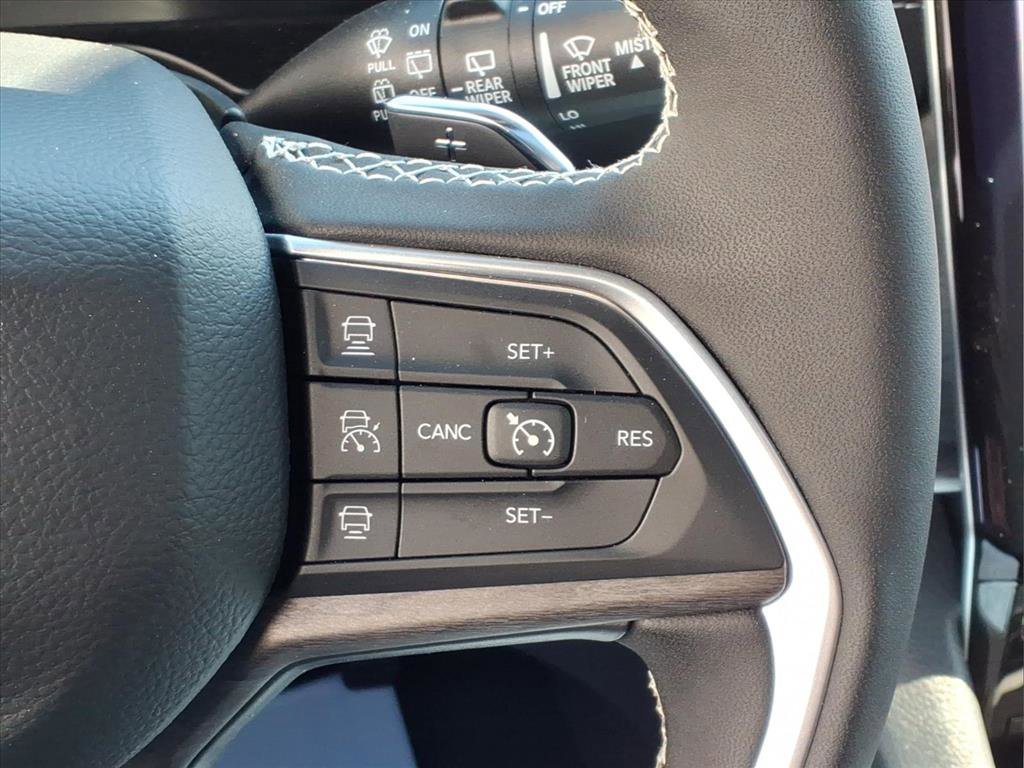 Used 2025 Jeep Grand Cherokee Limited w/ Luxury Tech Group II image 30