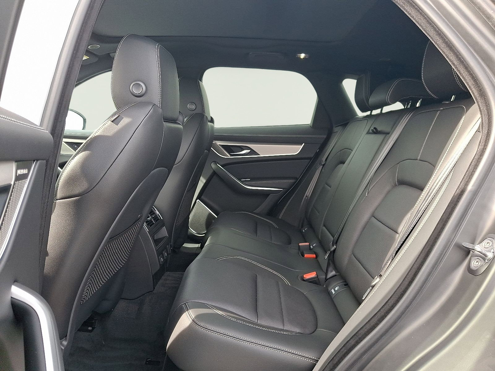 New 2026 Jaguar F-PACE R-Dynamic S image 8