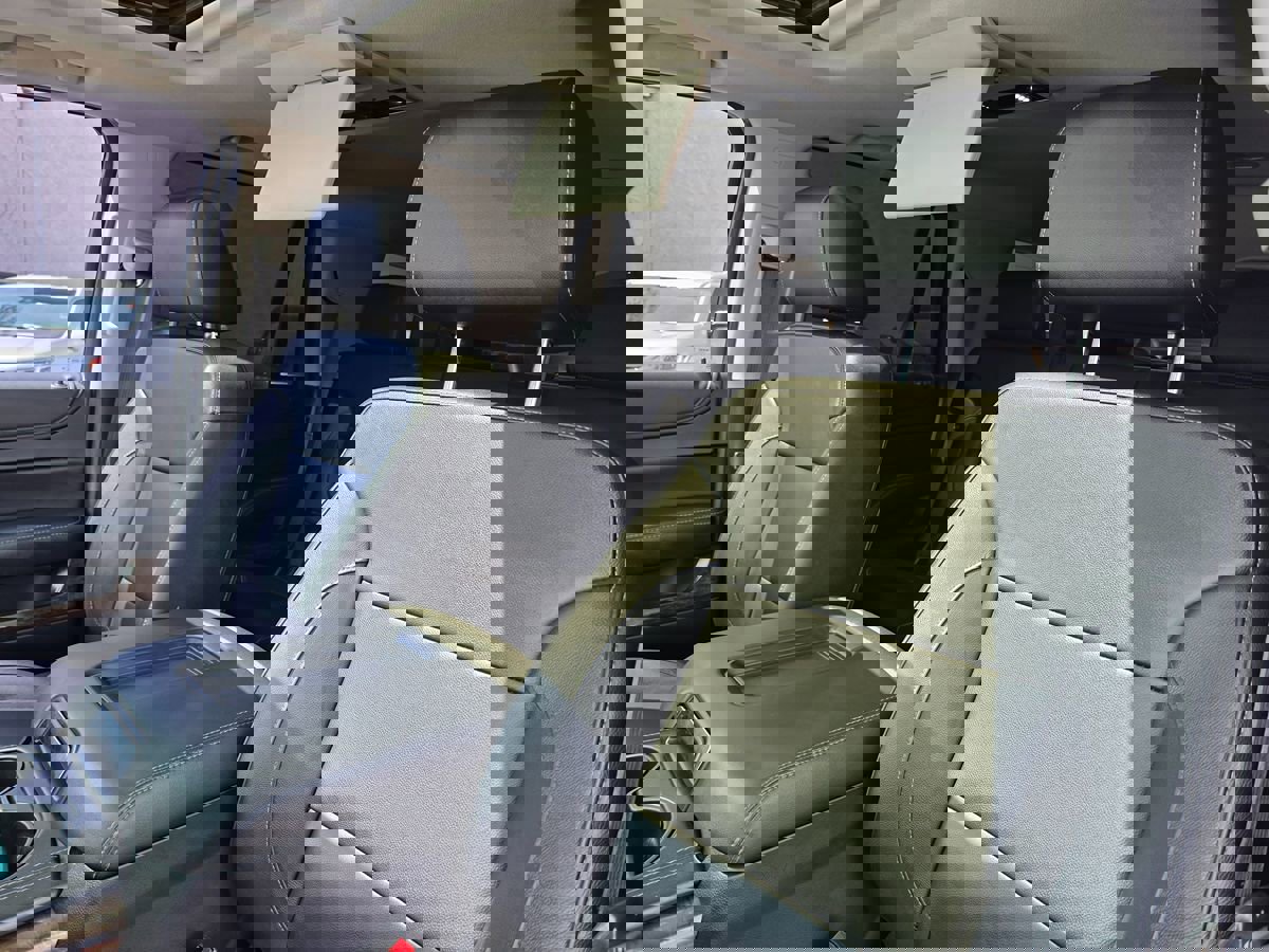 Used 2018 Chevrolet Tahoe LT image 17