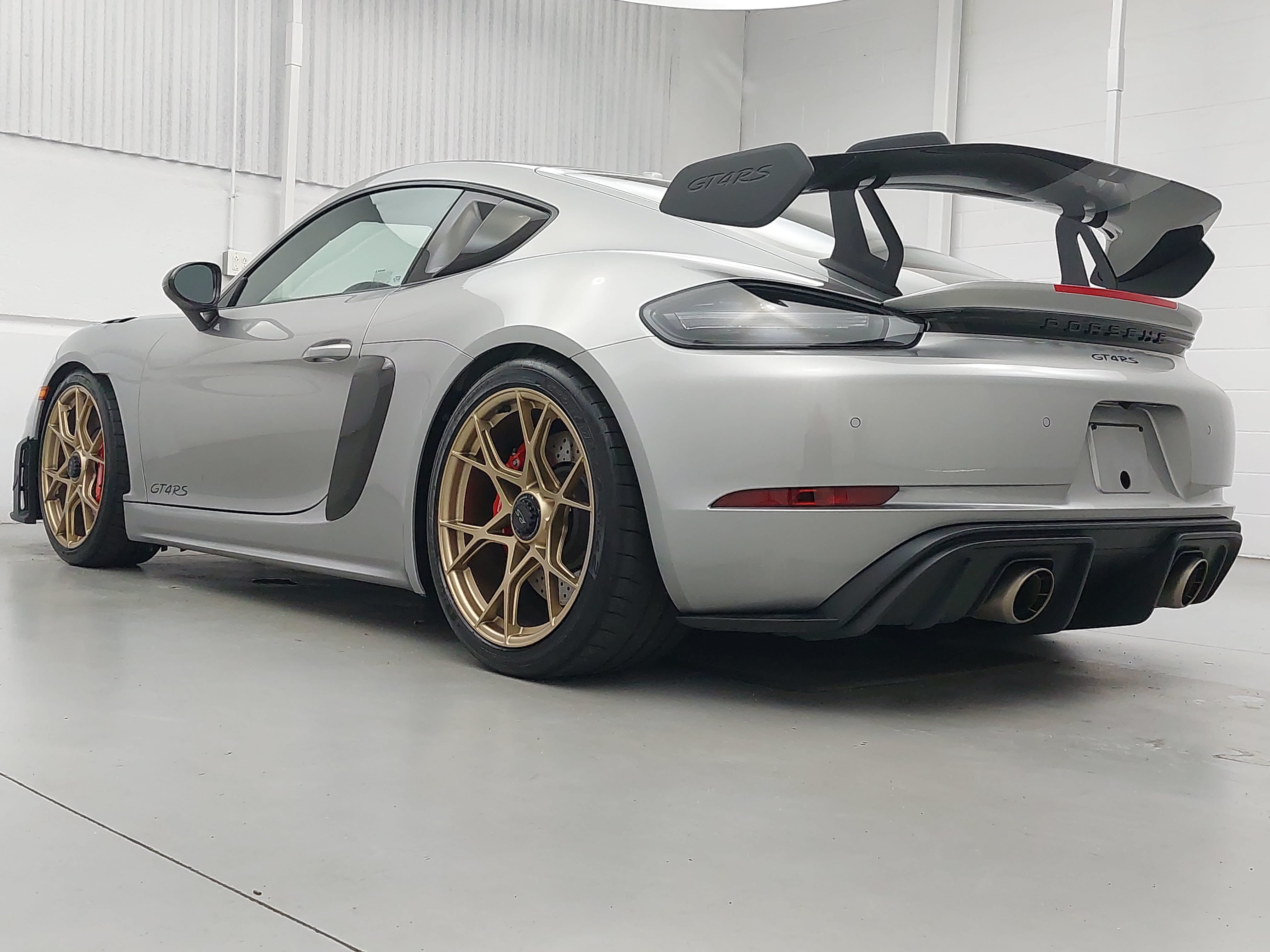 Certified 2025 Porsche 718 Cayman GT4 RS RWD image 3