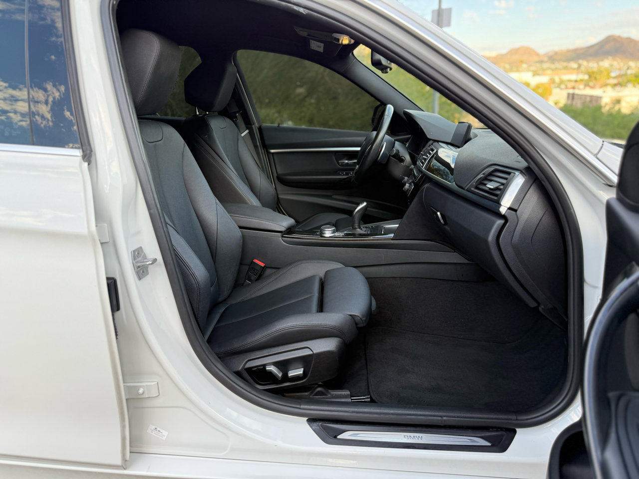 Used 2017 BMW 330i Sedan image 14