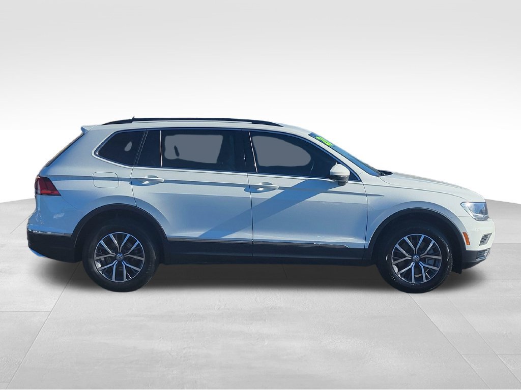 Used 2020 Volkswagen Tiguan SE w/ 3rd Row Seat Package AWD/4WD image 2