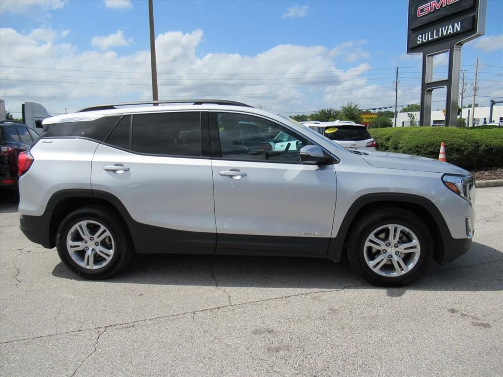 Used 2018 GMC Terrain SLE w/ Driver Convenience Package FWD image 2