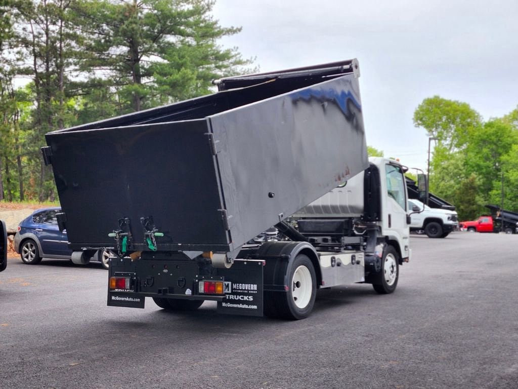 Used 2024 Isuzu NPR RWD image 5