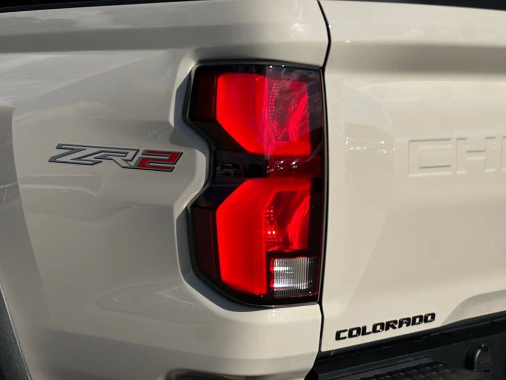 New 2026 Chevrolet Colorado ZR2 w/ Technology Package AWD/4WD image 28