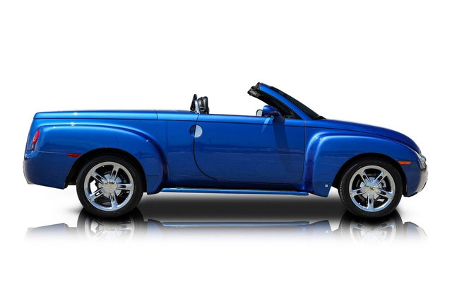 Used 2006 Chevrolet SSR w/ Preferred Equipment Group RWD image 2