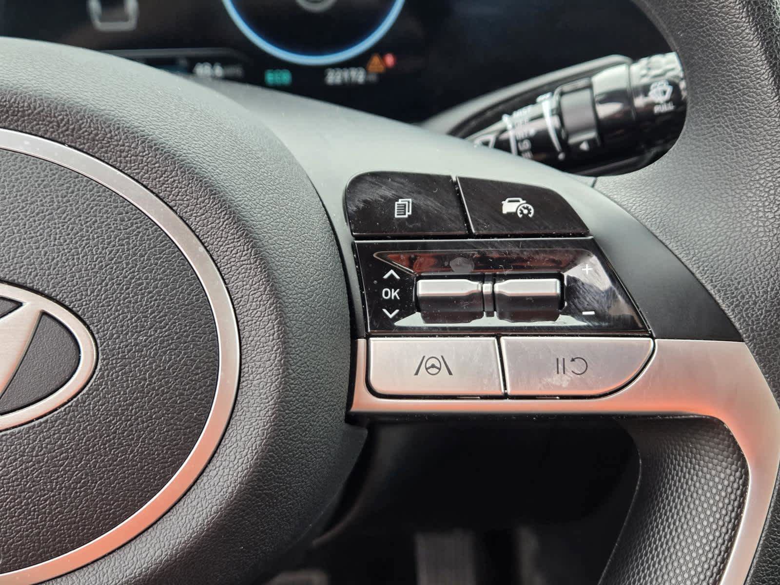 Certified 2024 Hyundai Elantra Blue FWD image 18