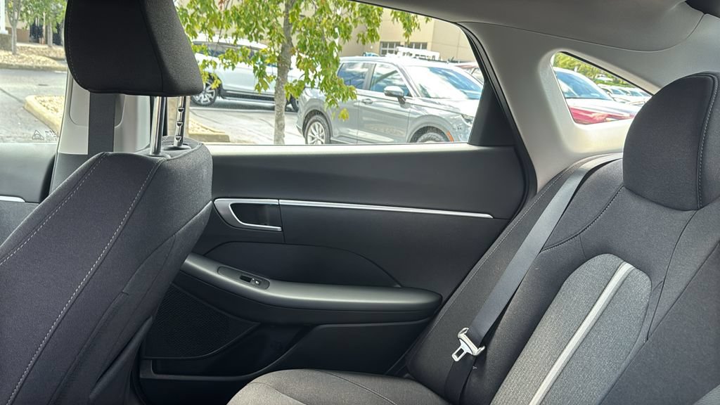 Used 2025 Hyundai Sonata SE FWD image 27