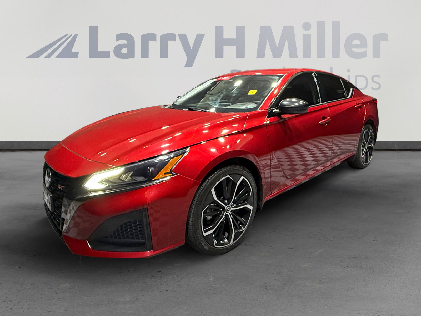 Certified 2023 Nissan Altima 2.5 SR AWD/4WD image 1
