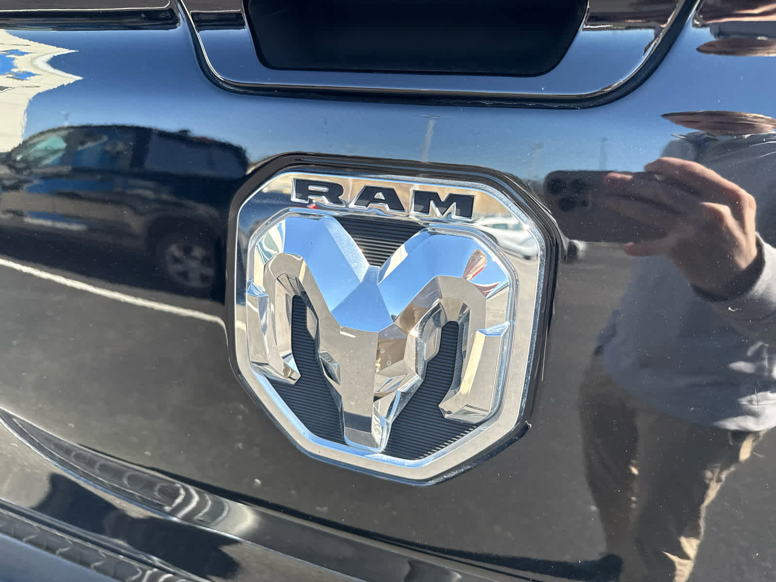 Used 2024 RAM 1500 Laramie image 13