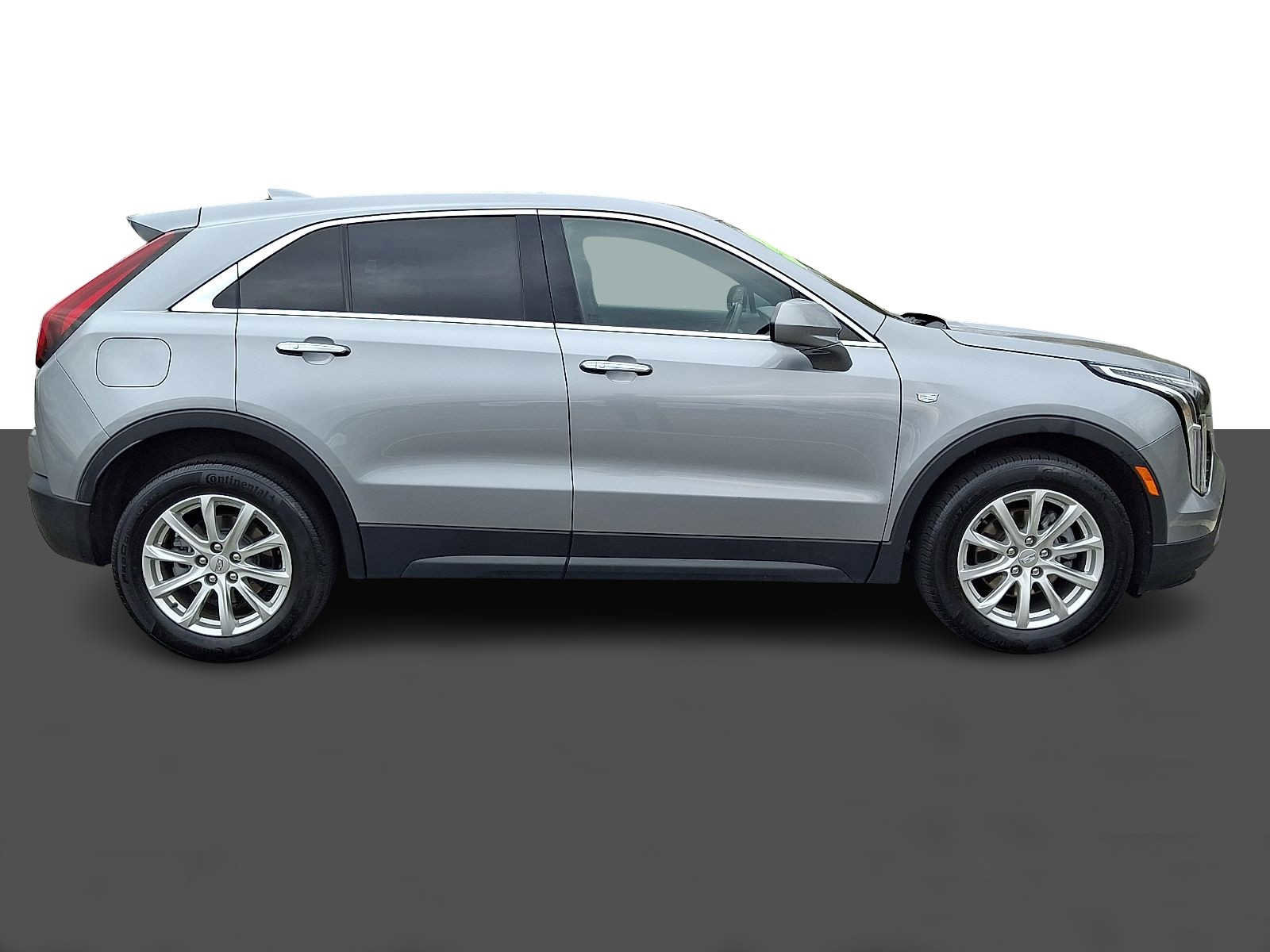 Used 2023 Cadillac XT4 Luxury w/ Cold Weather Package image 7