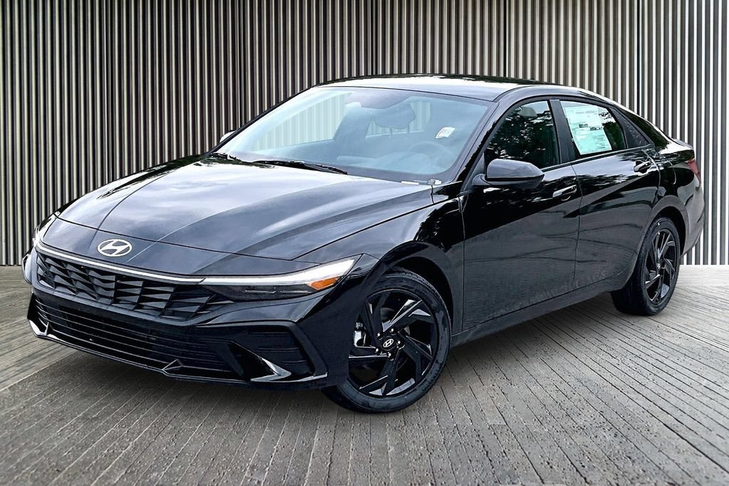New 2026 Hyundai Elantra SEL Sport FWD image 2
