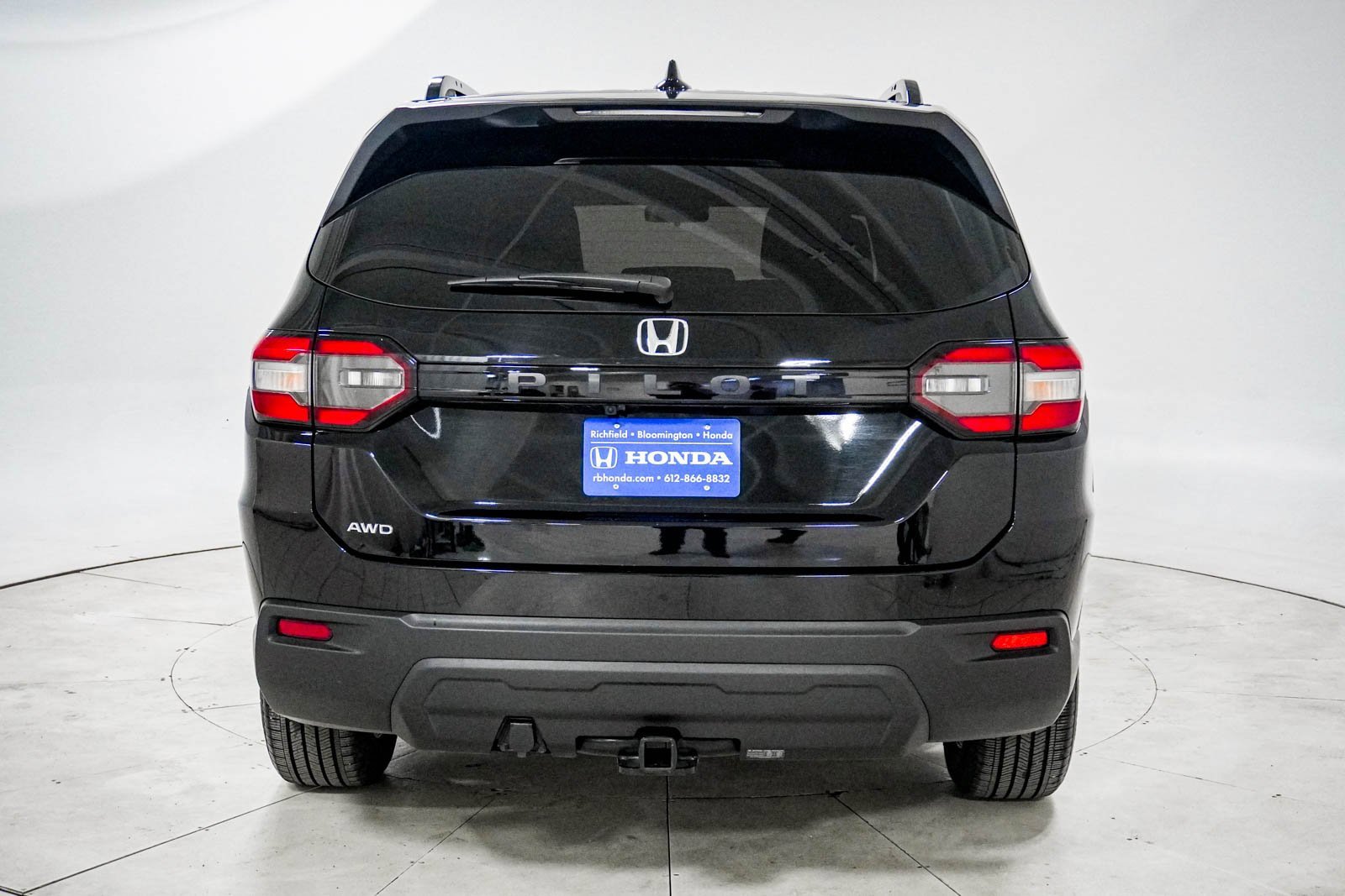 Used 2023 Honda Pilot LX image 7