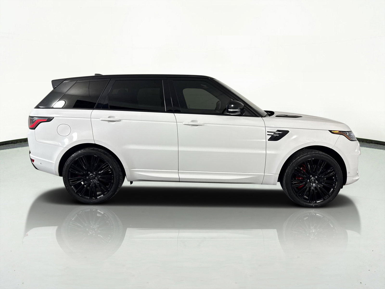 Used 2020 Land Rover Range Rover Sport HSE Dynamic image 9