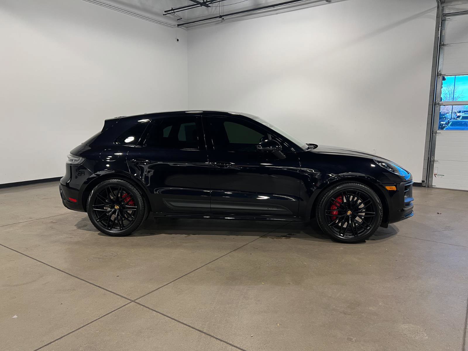 Used 2024 Porsche Macan GTS image 2