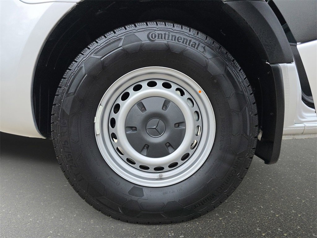 Used 2023 Mercedes-Benz Sprinter 2500 image 37