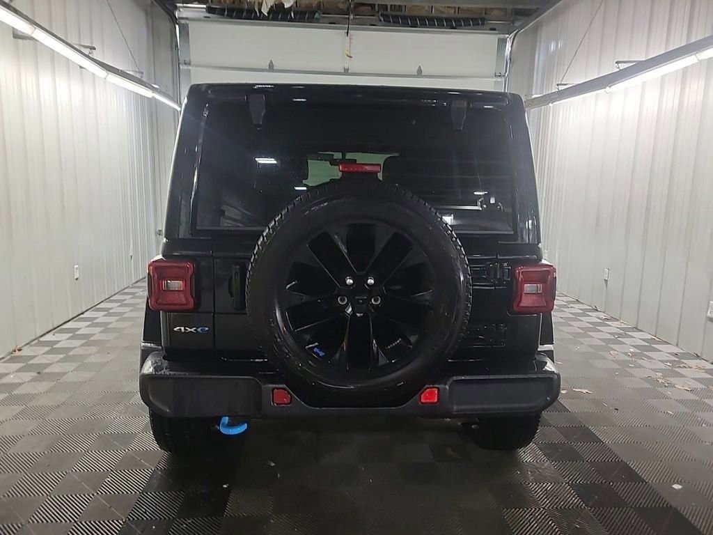 Used 2023 Jeep Wrangler Unlimited Sahara w/ Cold Weather Group image 4