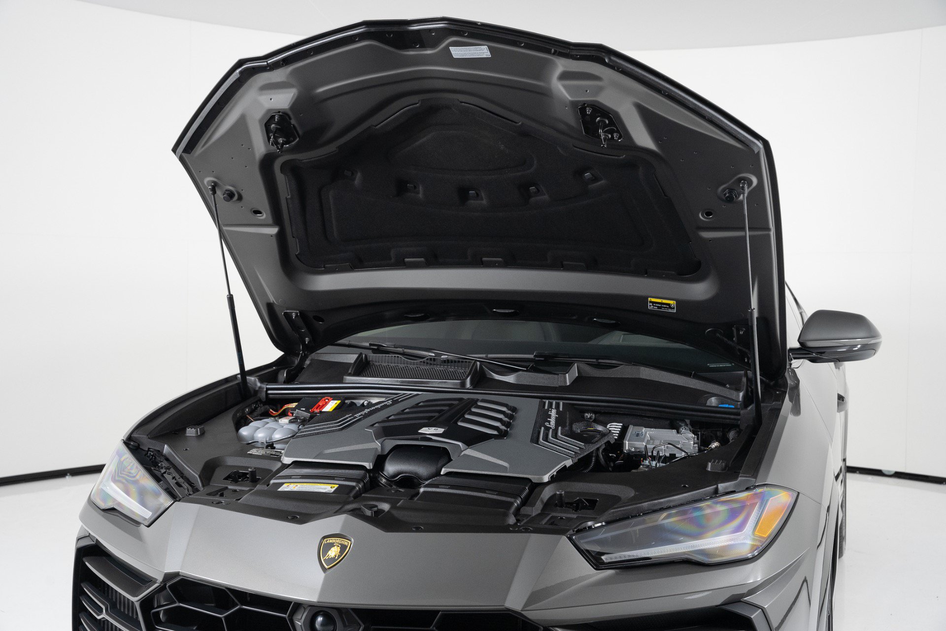 Used 2021 Lamborghini Urus AWD/4WD image 34
