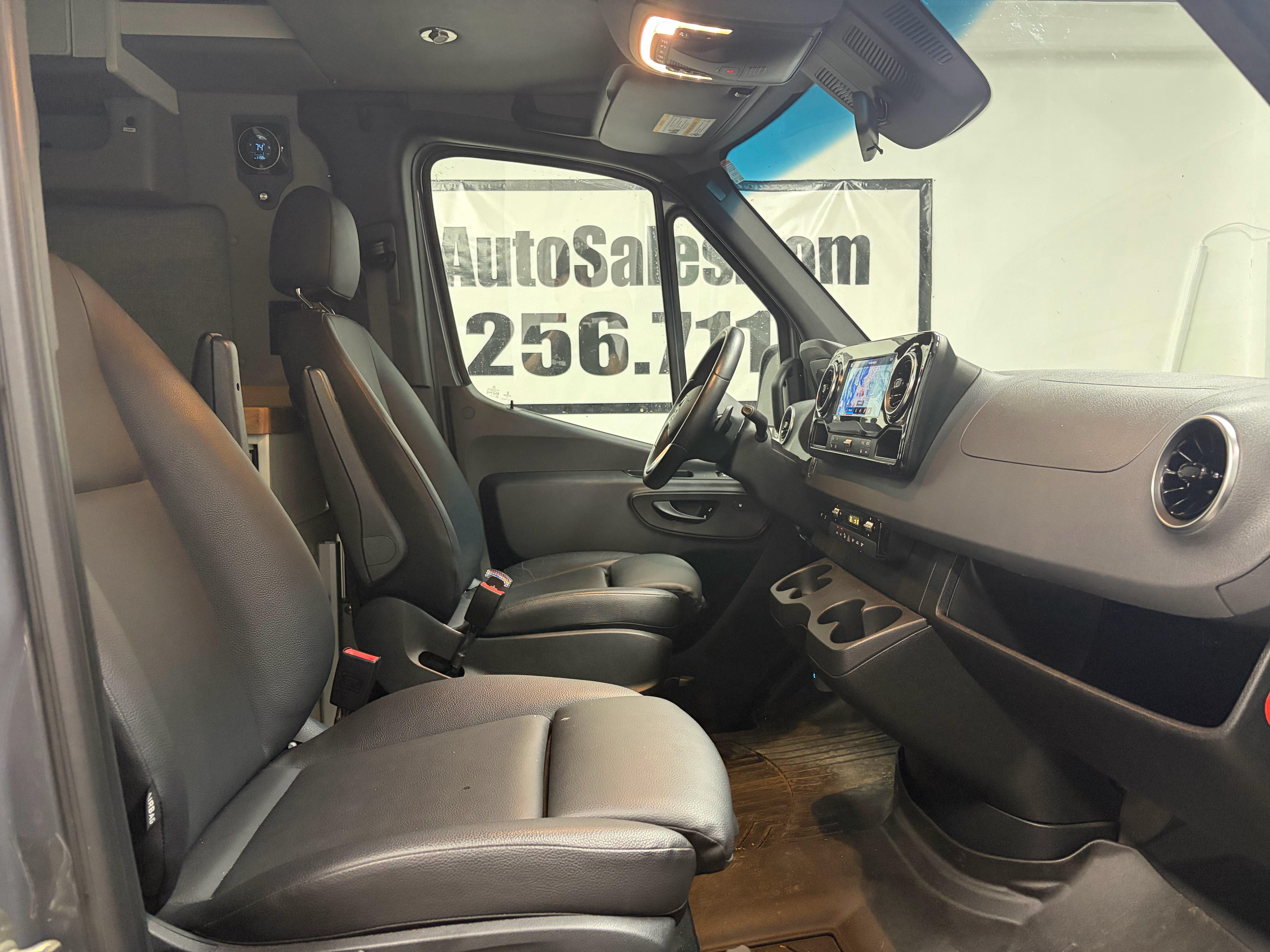 Used 2020 Mercedes-Benz Sprinter 2500 image 26