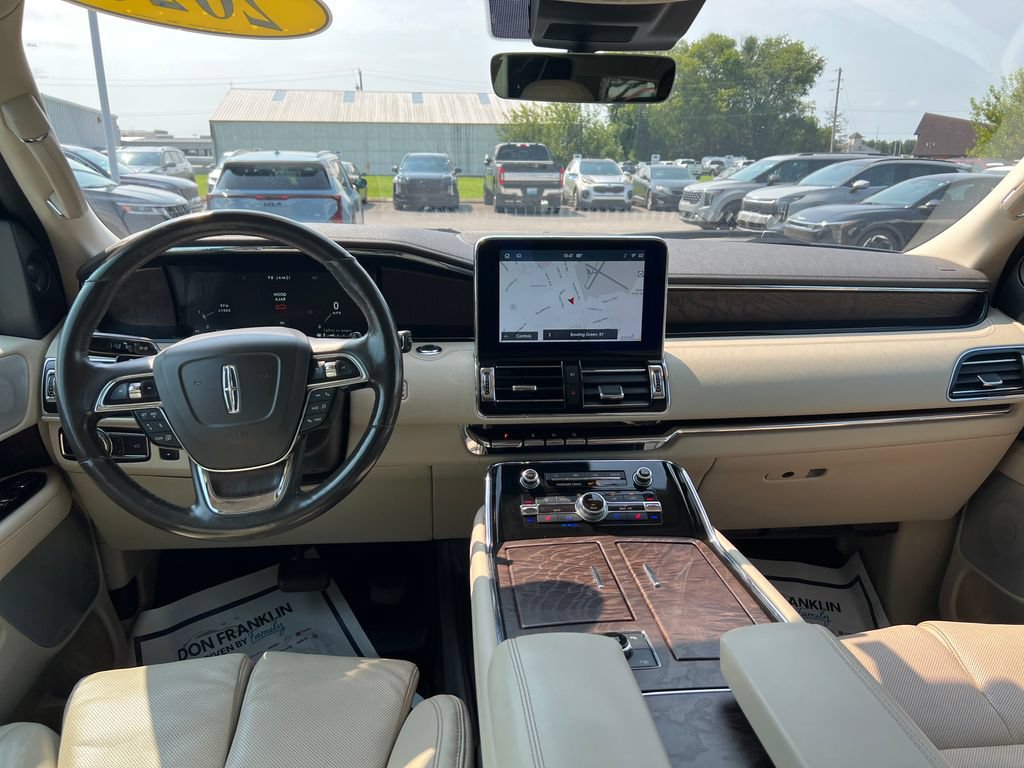 Used 2020 Lincoln Navigator L Reserve w/ Luxury Package AWD/4WD image 15