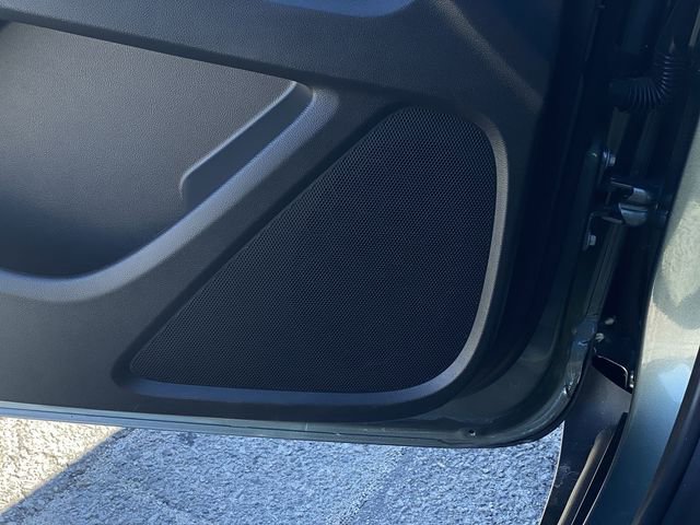 Used 2023 Chevrolet Traverse LT image 28