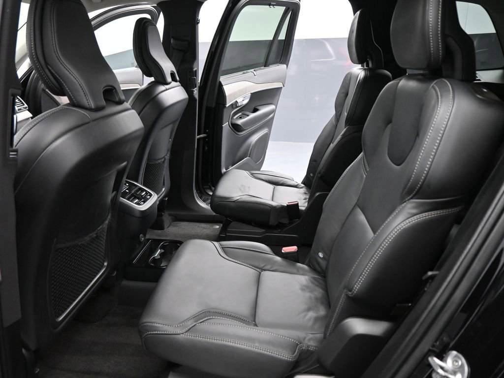 Used 2023 Volvo XC90 B6 Ultimate w/ Protection Package Premier image 17