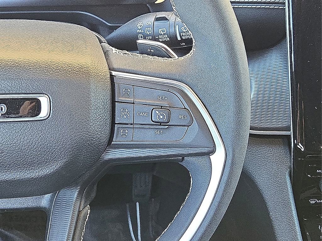 Used 2023 Jeep Grand Cherokee Altitude image 21