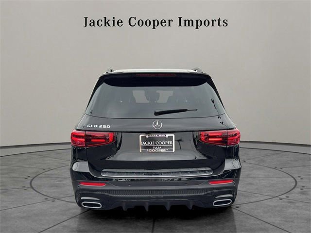 New 2026 Mercedes-Benz GLB 250 image 4