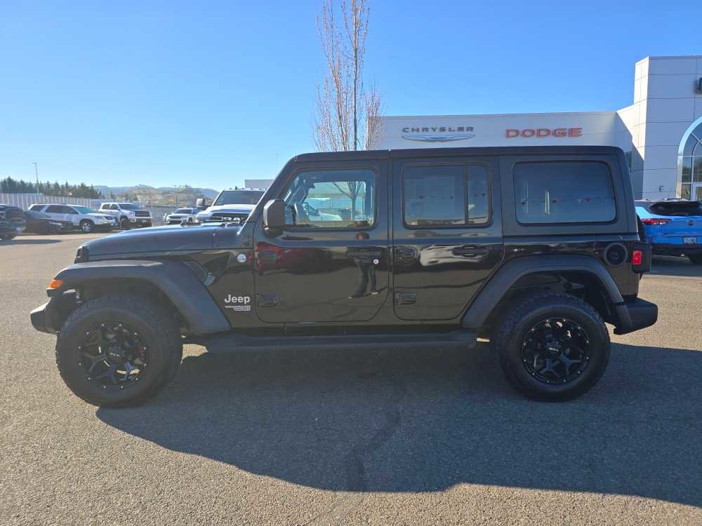 Used 2018 Jeep Wrangler Unlimited Sport w/ Technology Group image 2