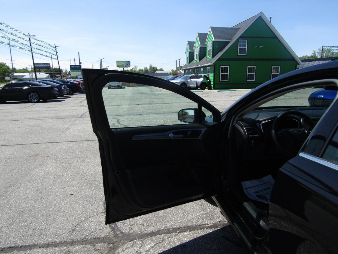 Used 2020 Ford Fusion SE FWD image 10