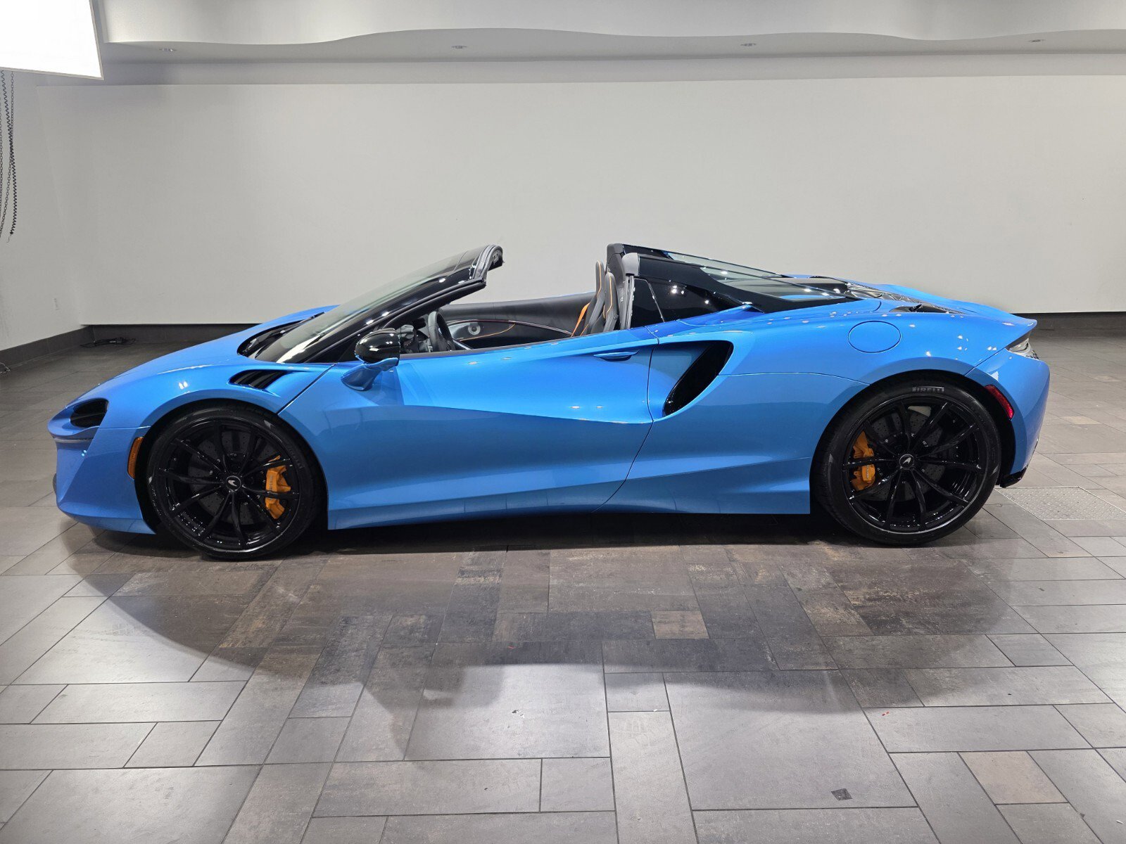 New 2026 McLaren Artura Spider image 3