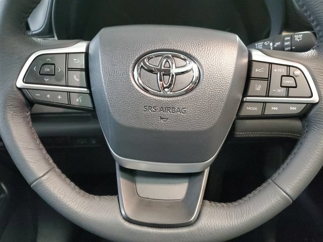Used 2026 Toyota Sienna XLE AWD/4WD image 14
