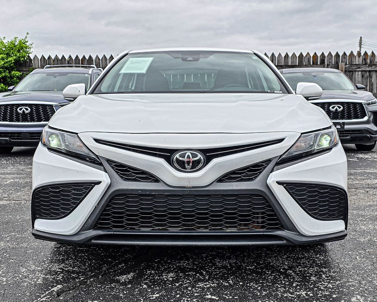 Used 2024 Toyota Camry SE image 2