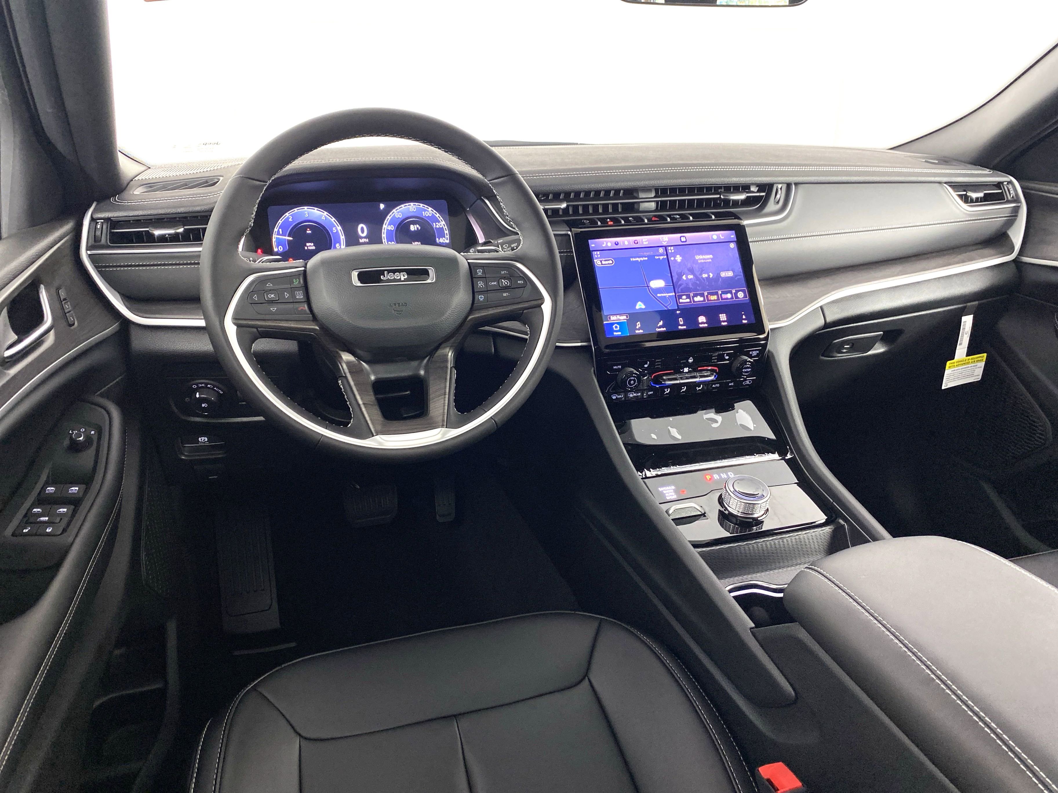 New 2025 Jeep Grand Cherokee L Limited w/ Black Appearance Package image 17