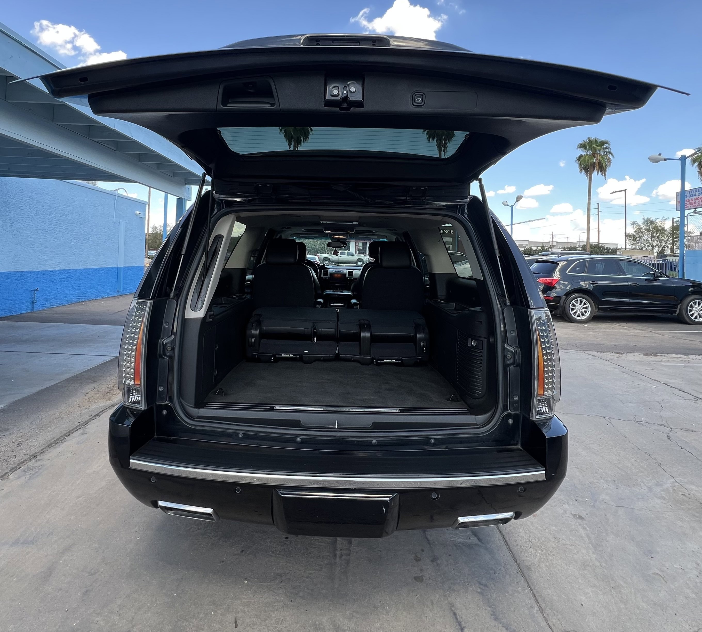 Used 2013 Cadillac Escalade ESV Premium AWD/4WD image 5