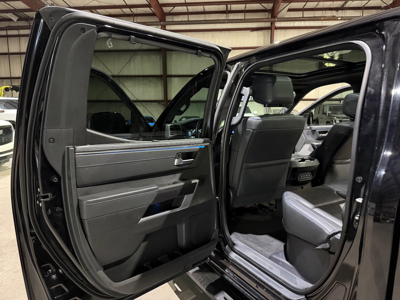 Used 2023 Toyota Tundra Platinum AWD/4WD image 16