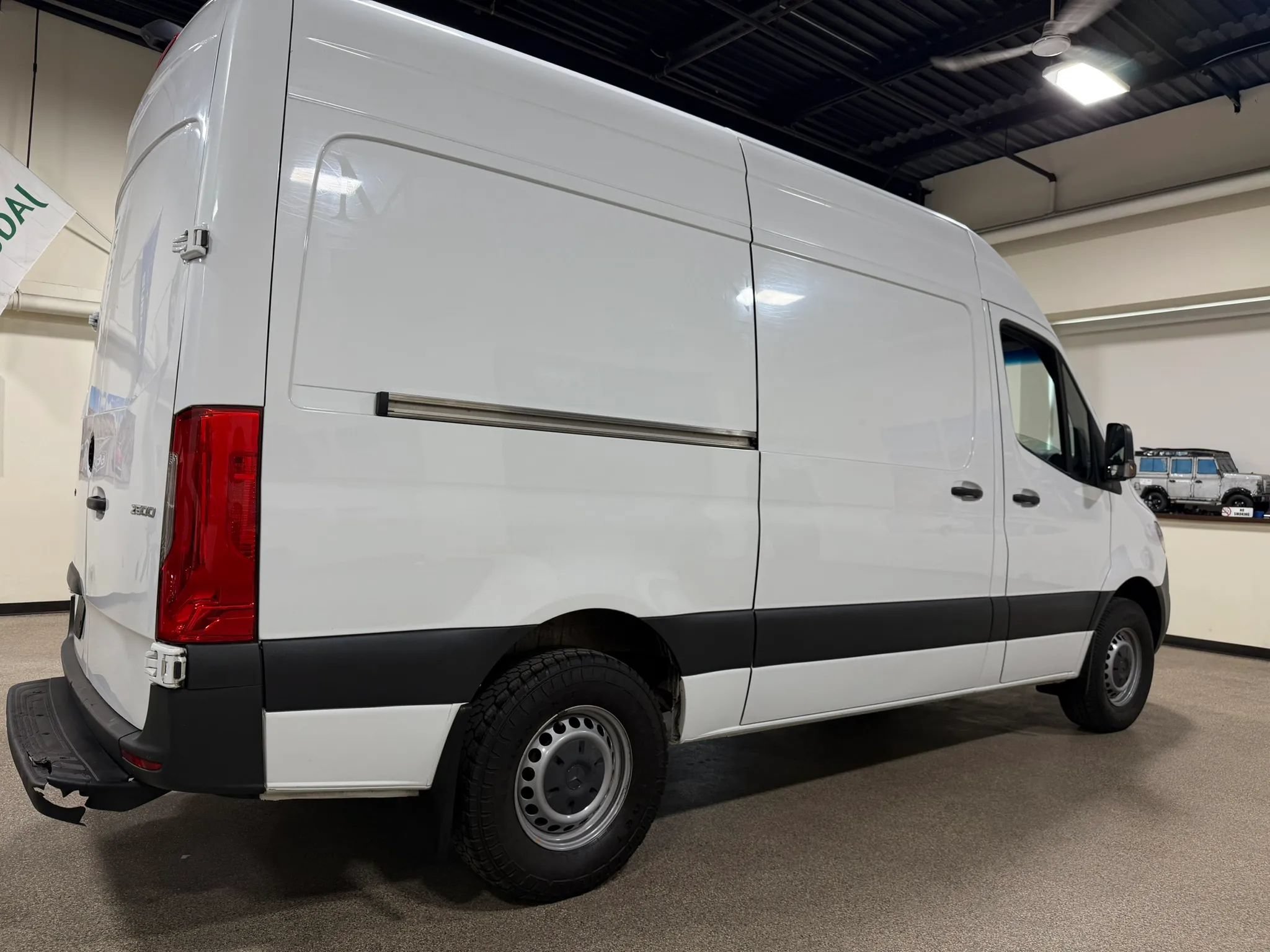 Used 2020 Mercedes-Benz Sprinter 2500 image 16
