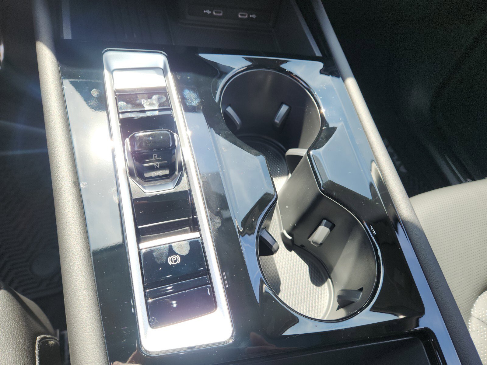 New 2026 Volkswagen Atlas SEL Premium R-Line image 15