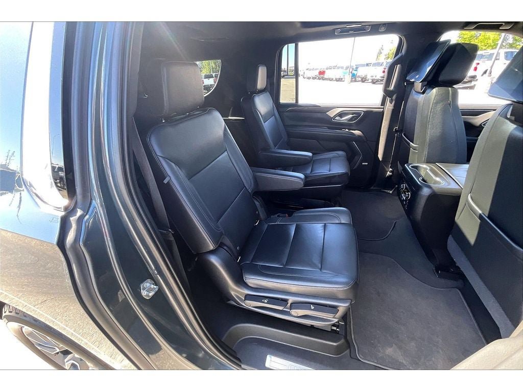 Used 2021 Chevrolet Suburban LT w/ LT Signature Plus Package AWD/4WD image 29