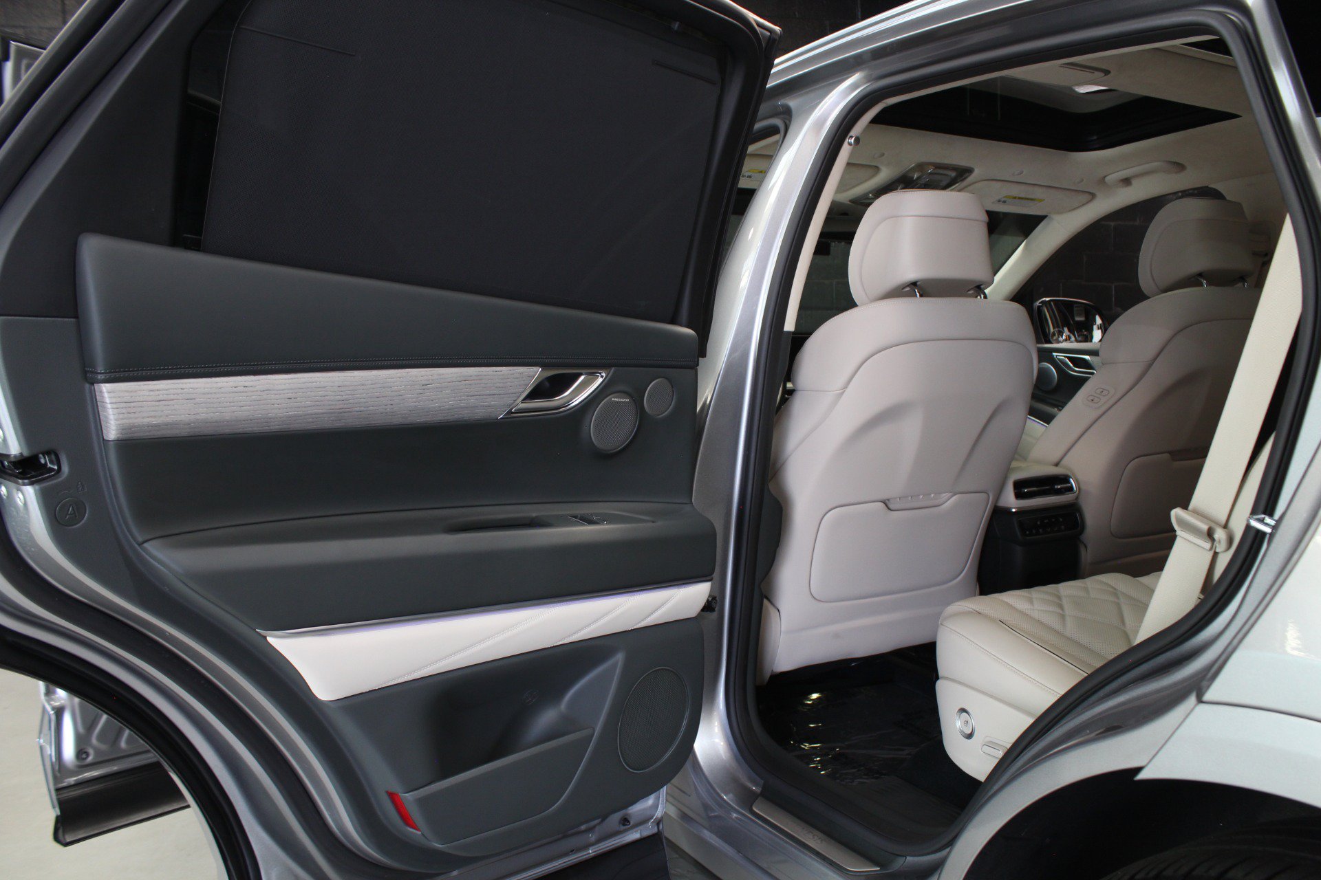 Used 2025 Genesis GV80 3.5T Prestige AWD/4WD image 40