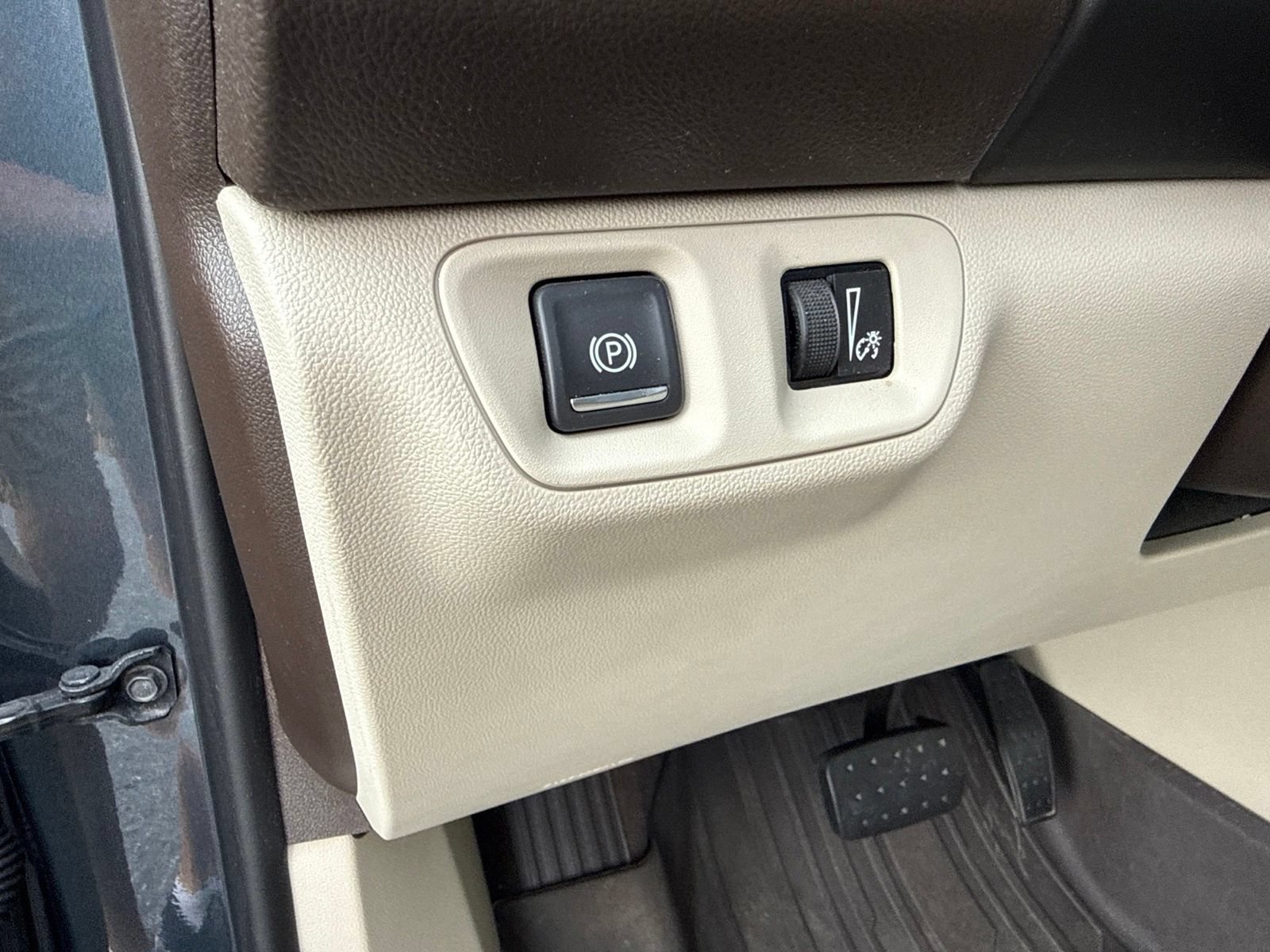 Used 2019 GMC Acadia Denali w/ Technology Package FWD image 18