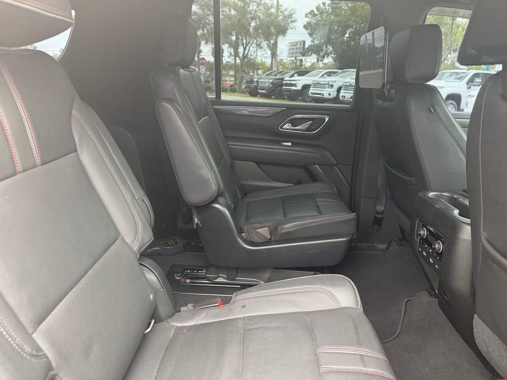 Used 2021 Chevrolet Suburban RST w/ Luxury Package RWD image 9