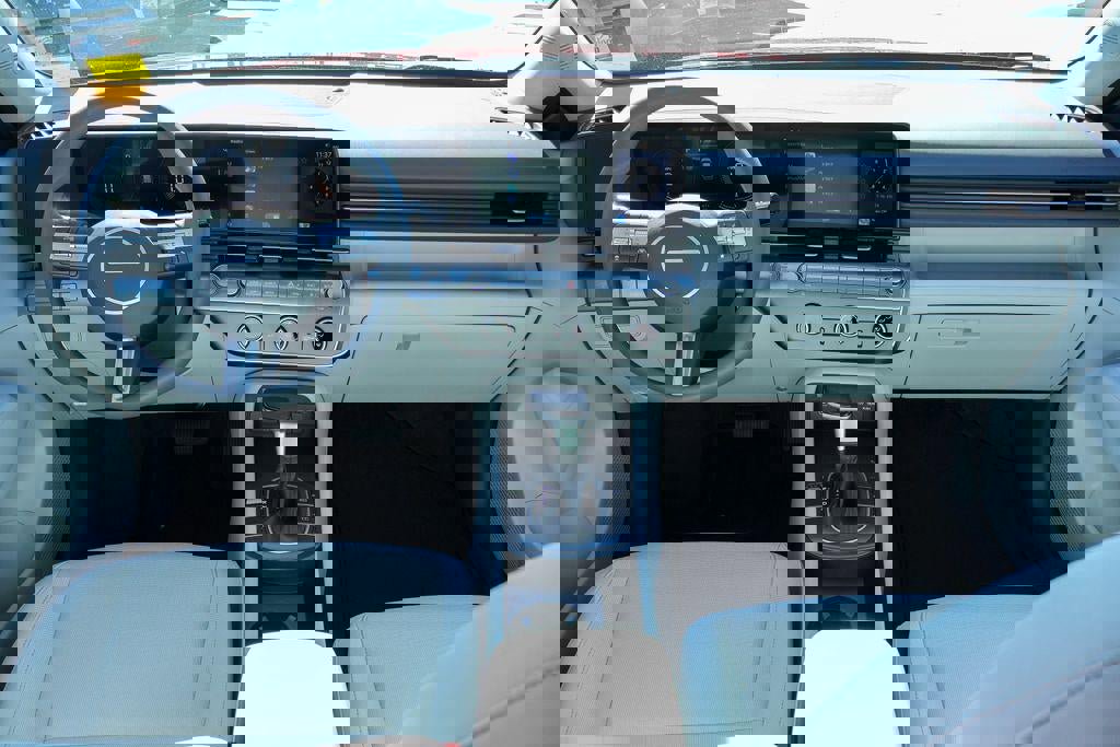 New 2026 Hyundai Kona SE image 6