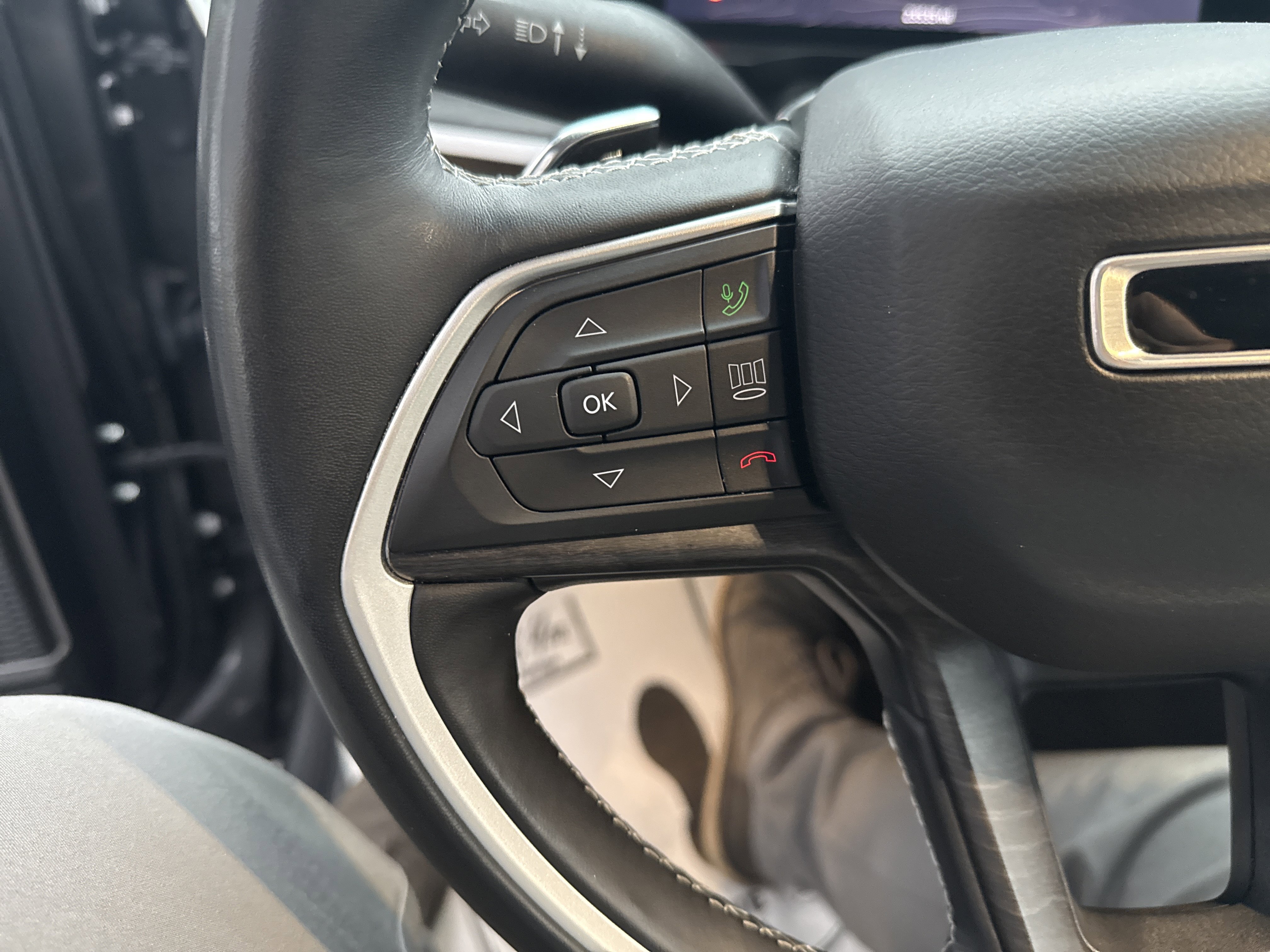 Used 2021 Jeep Grand Cherokee L Limited image 19