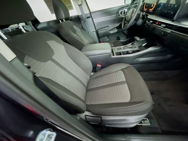 Used 2025 Kia Sorento LX image 28