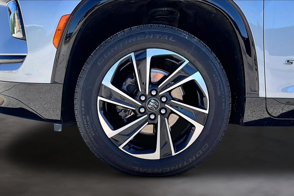 Used 2025 Buick Enclave Sport Touring FWD image 31